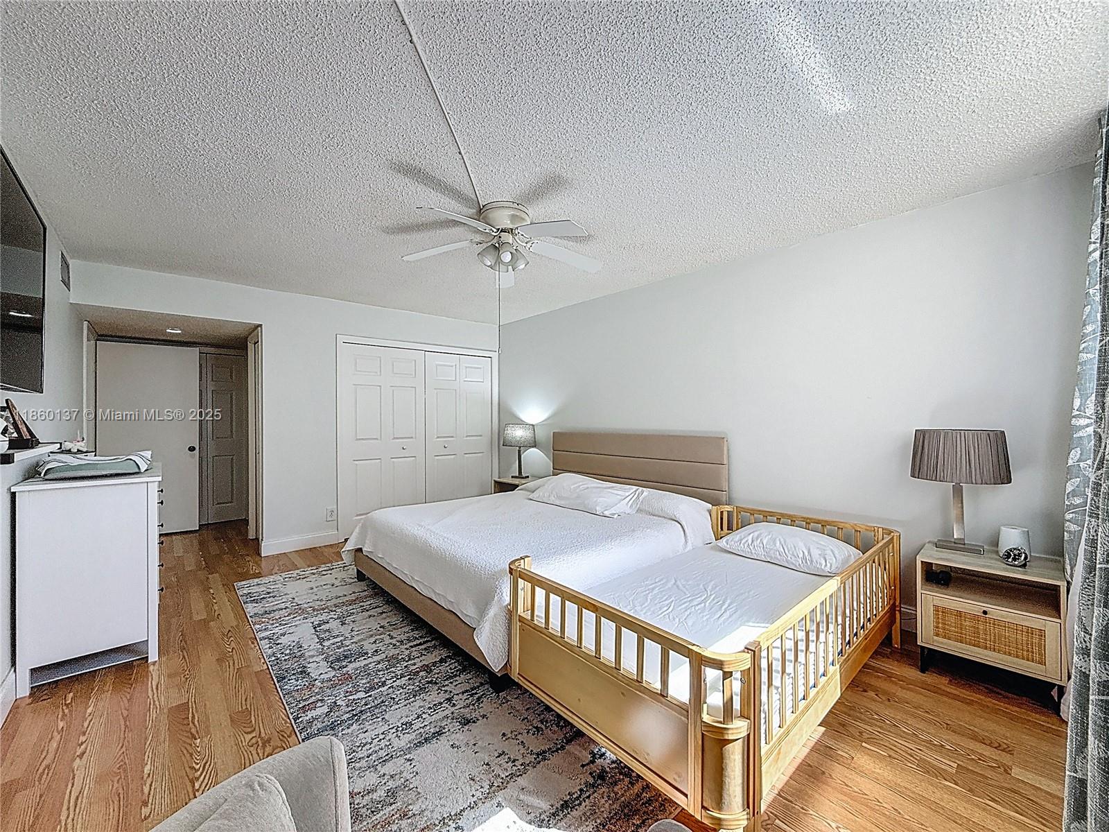 BLDG 9 OF COUNTRY CLUB AP - Residential