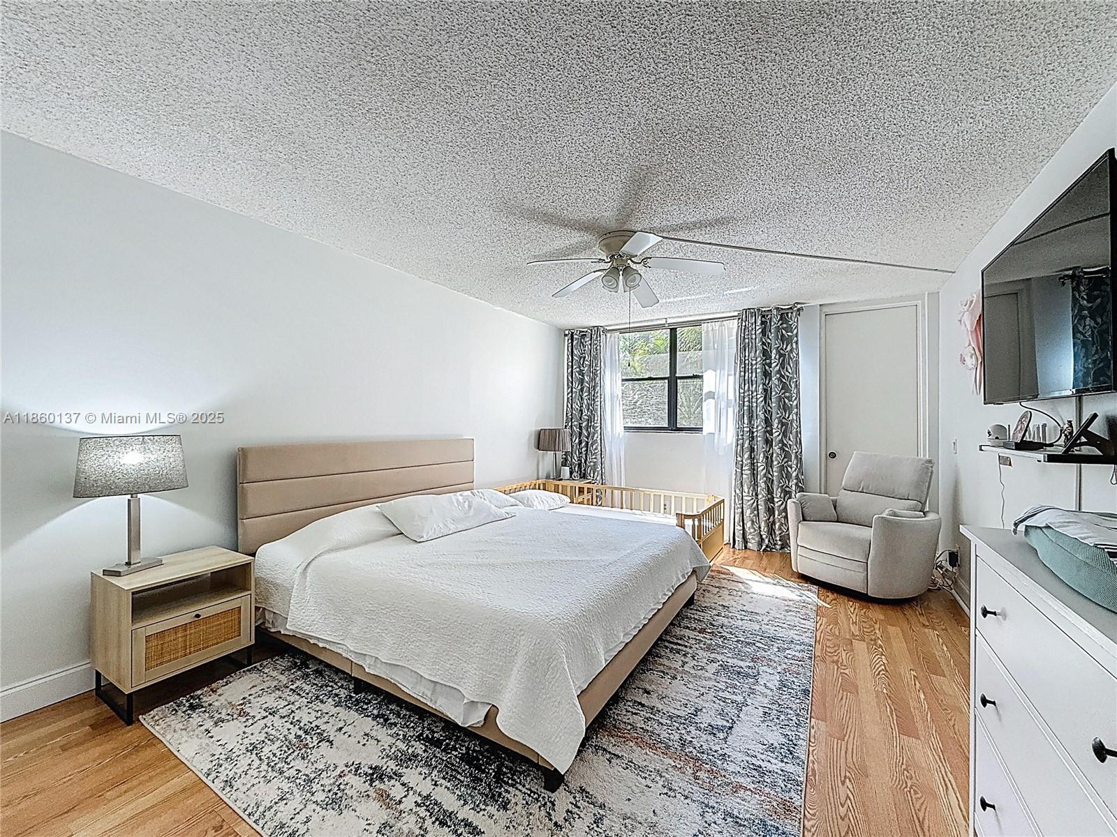 BLDG 9 OF COUNTRY CLUB AP - Residential