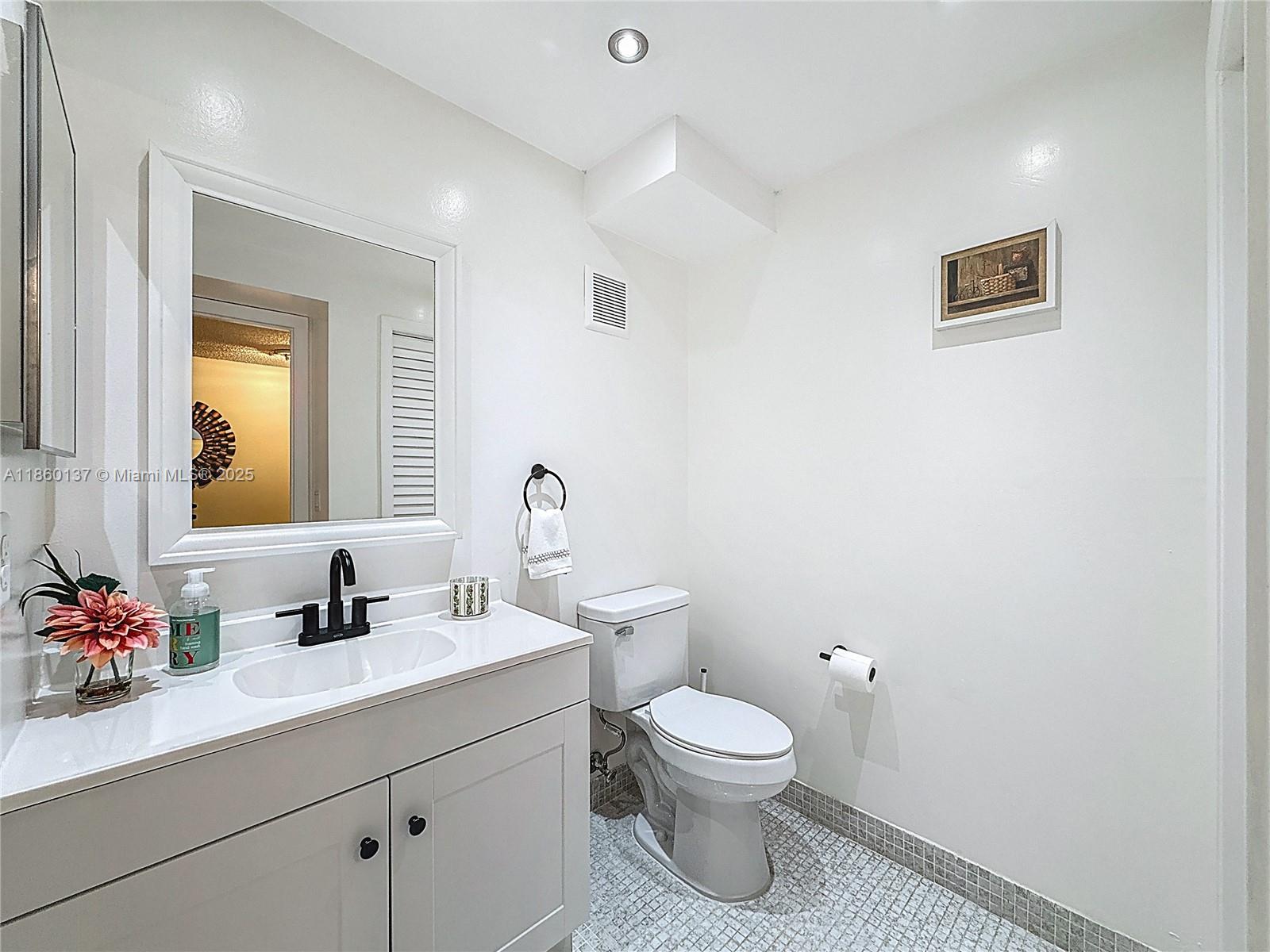 BLDG 9 OF COUNTRY CLUB AP - Residential