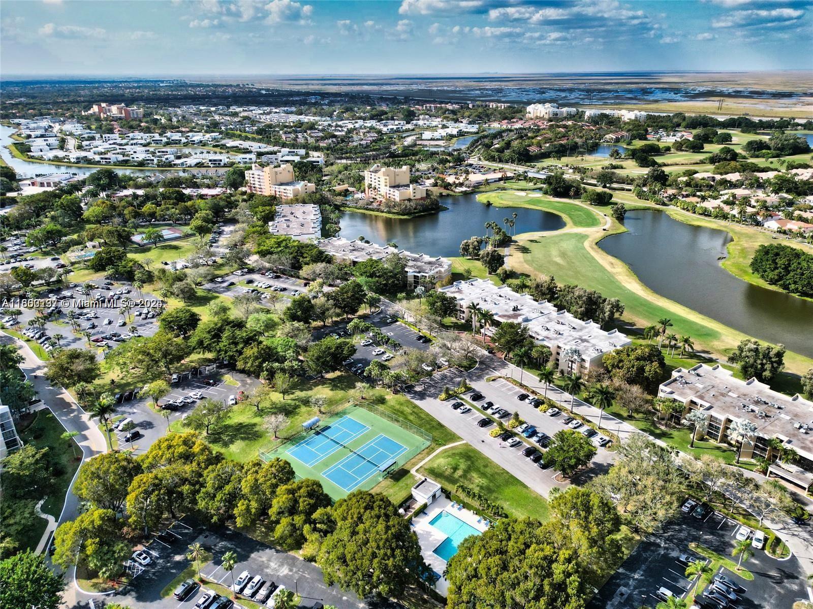 BLDG 9 OF COUNTRY CLUB AP - Residential