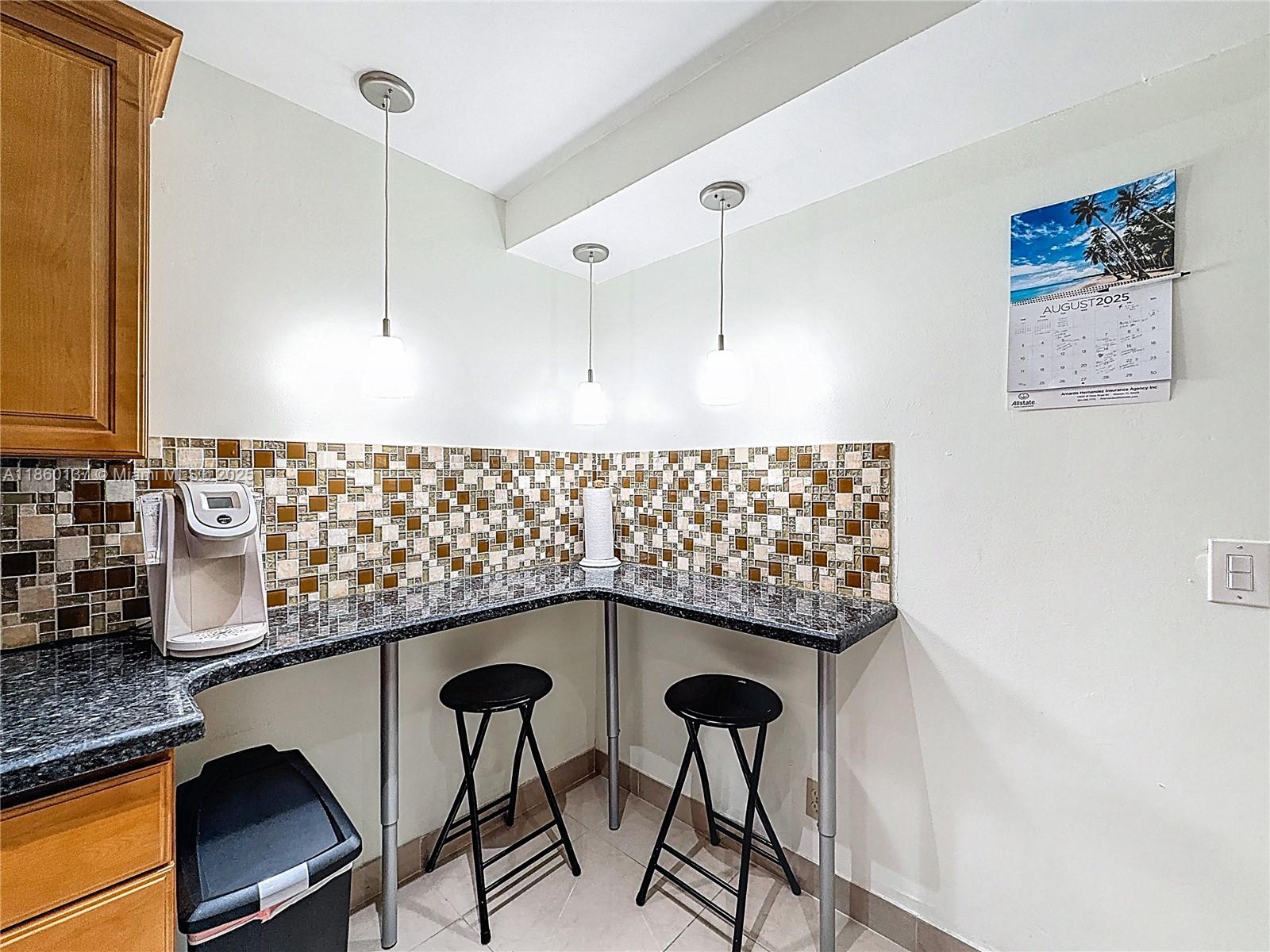 BLDG 9 OF COUNTRY CLUB AP - Residential