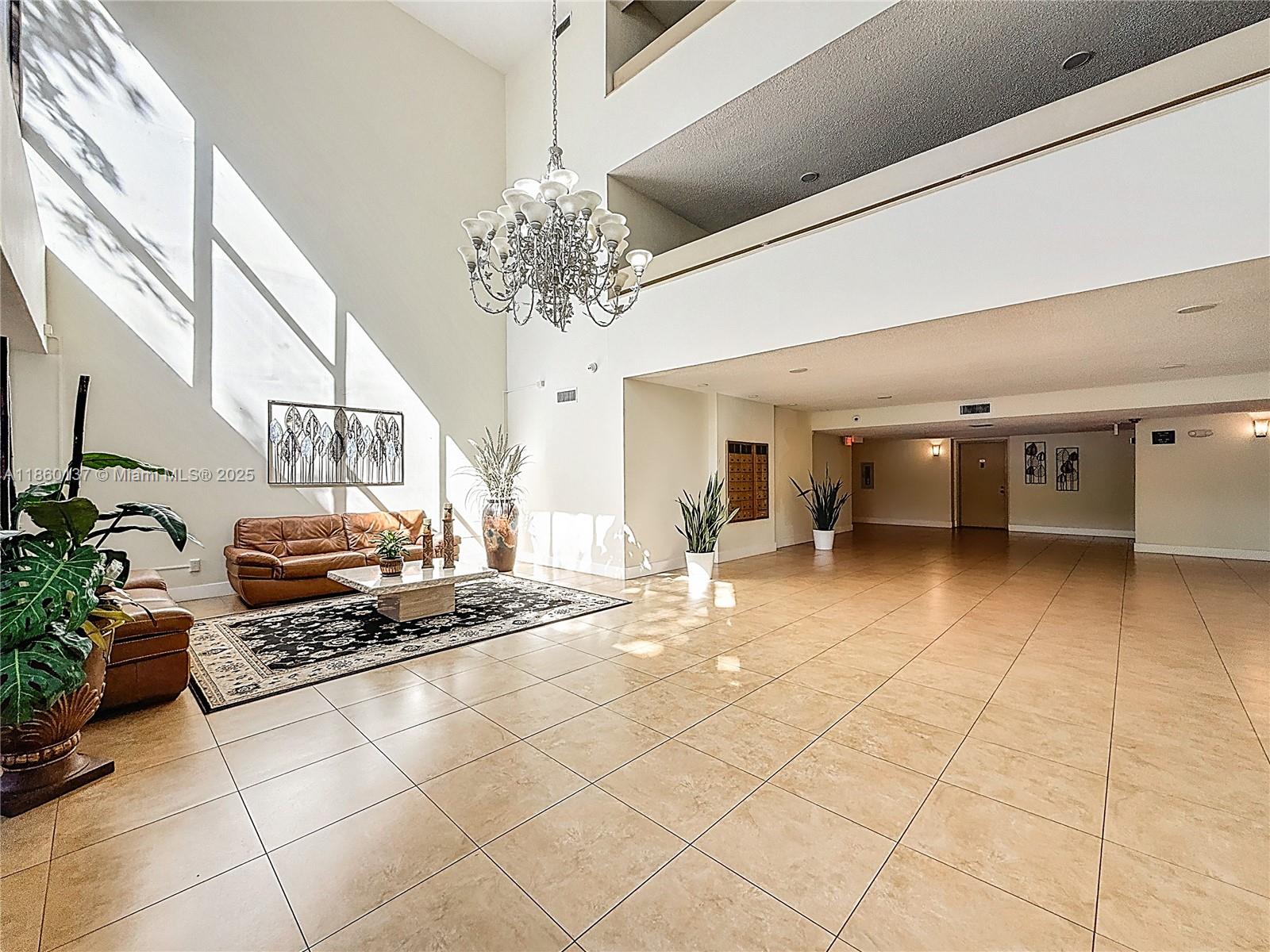 BLDG 9 OF COUNTRY CLUB AP - Residential