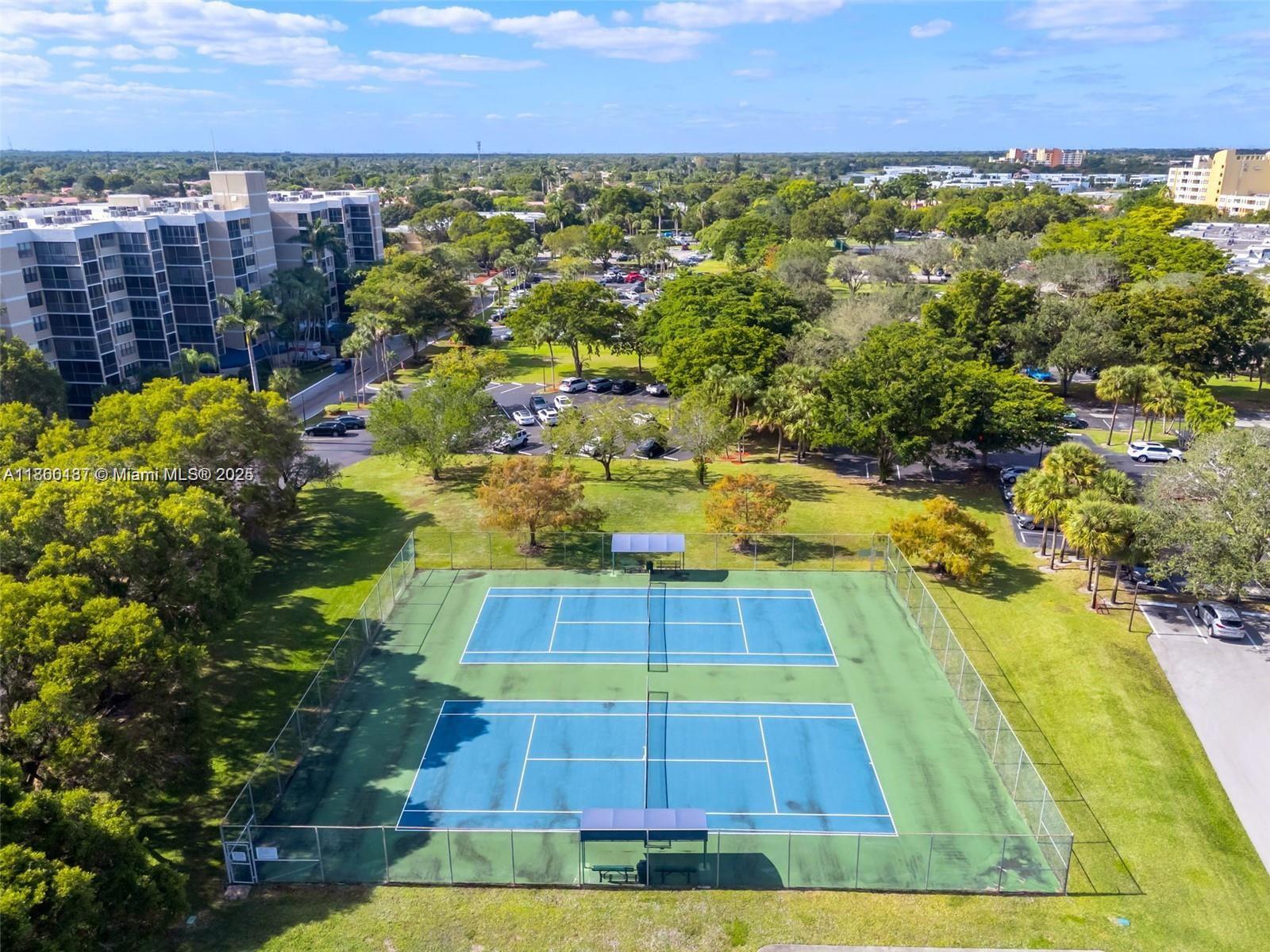 BLDG 9 OF COUNTRY CLUB AP - Residential