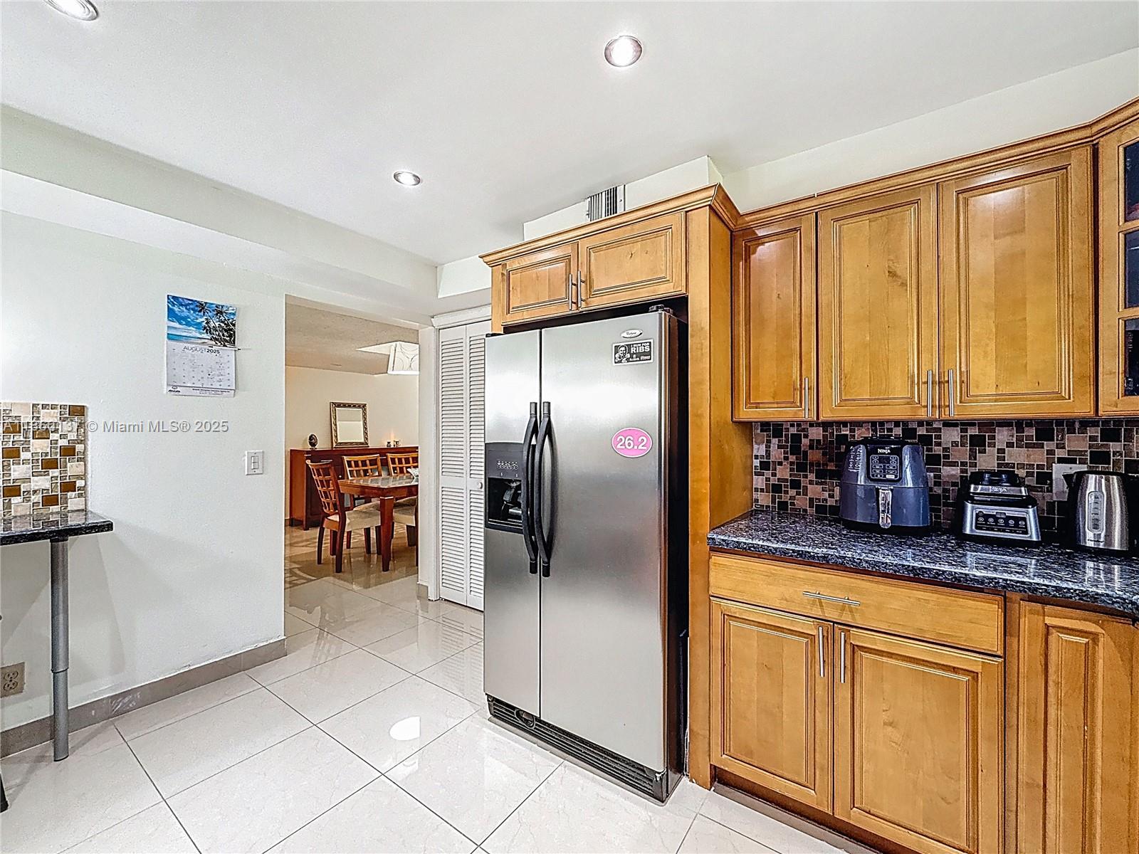 BLDG 9 OF COUNTRY CLUB AP - Residential