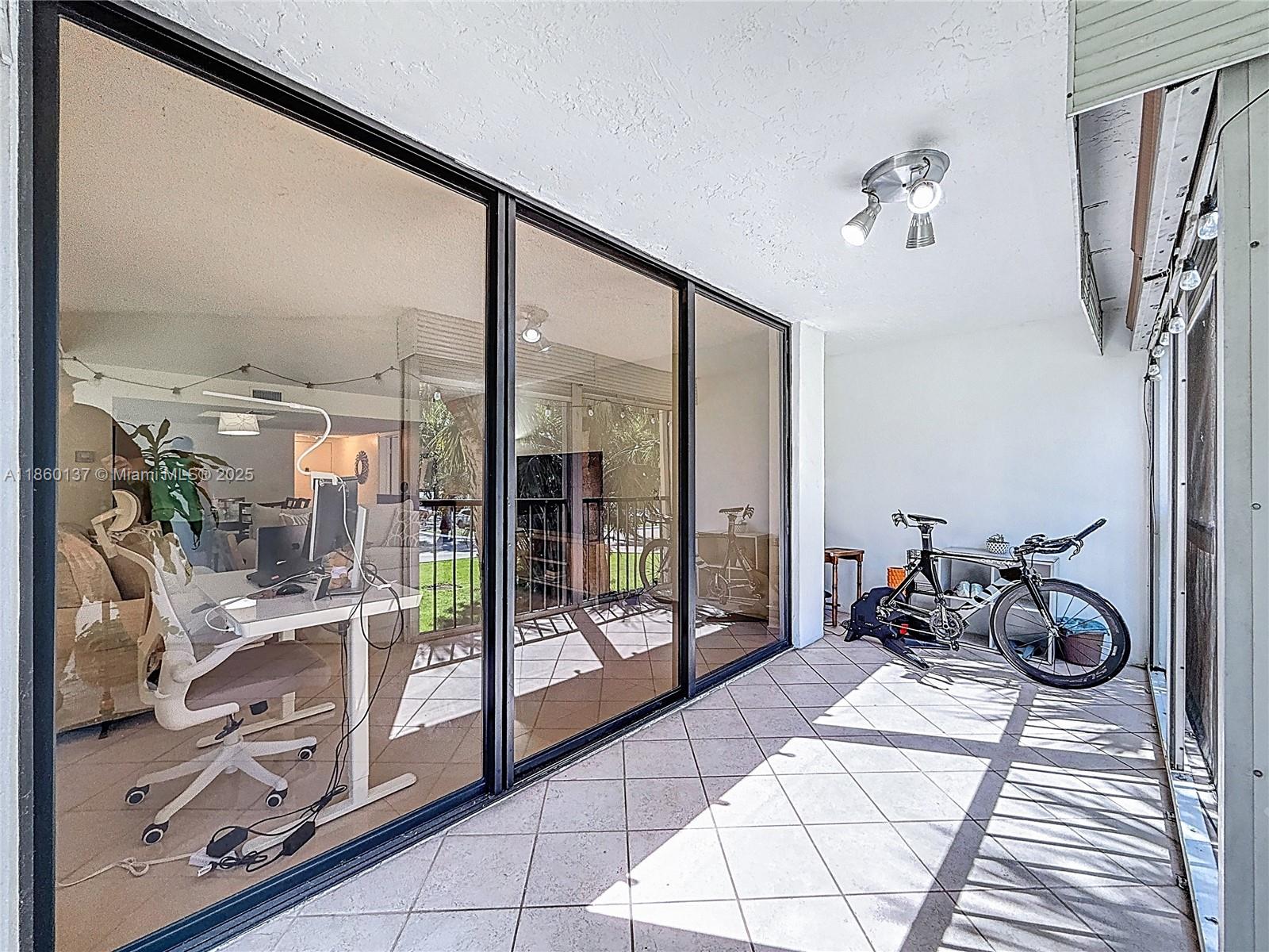 BLDG 9 OF COUNTRY CLUB AP - Residential