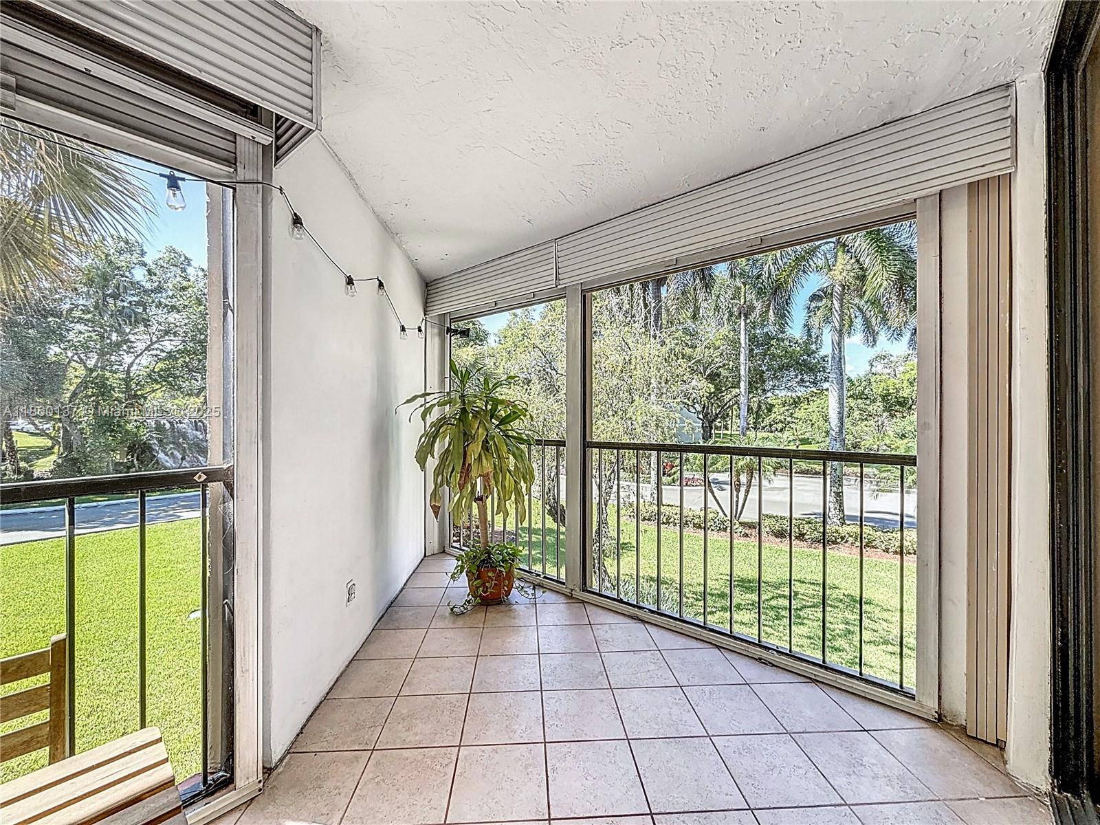 BLDG 9 OF COUNTRY CLUB AP - Residential