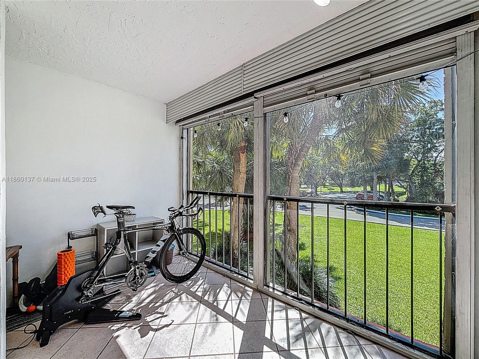 BLDG 9 OF COUNTRY CLUB AP - Residential