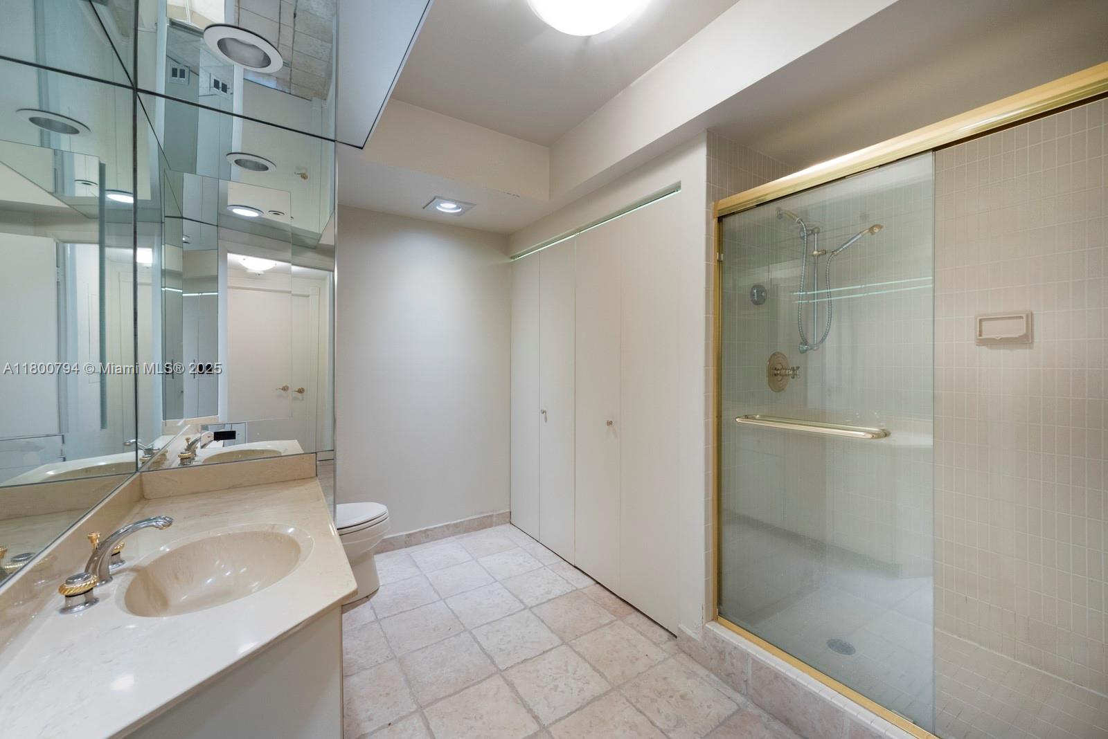 HAMPTONS WEST - Residential