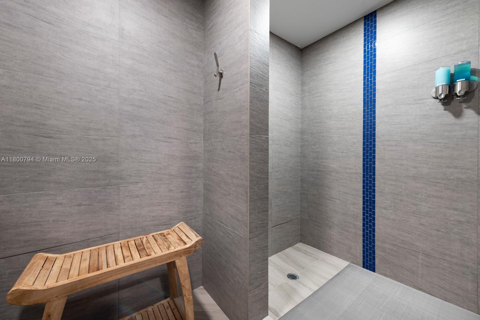 HAMPTONS WEST - Residential