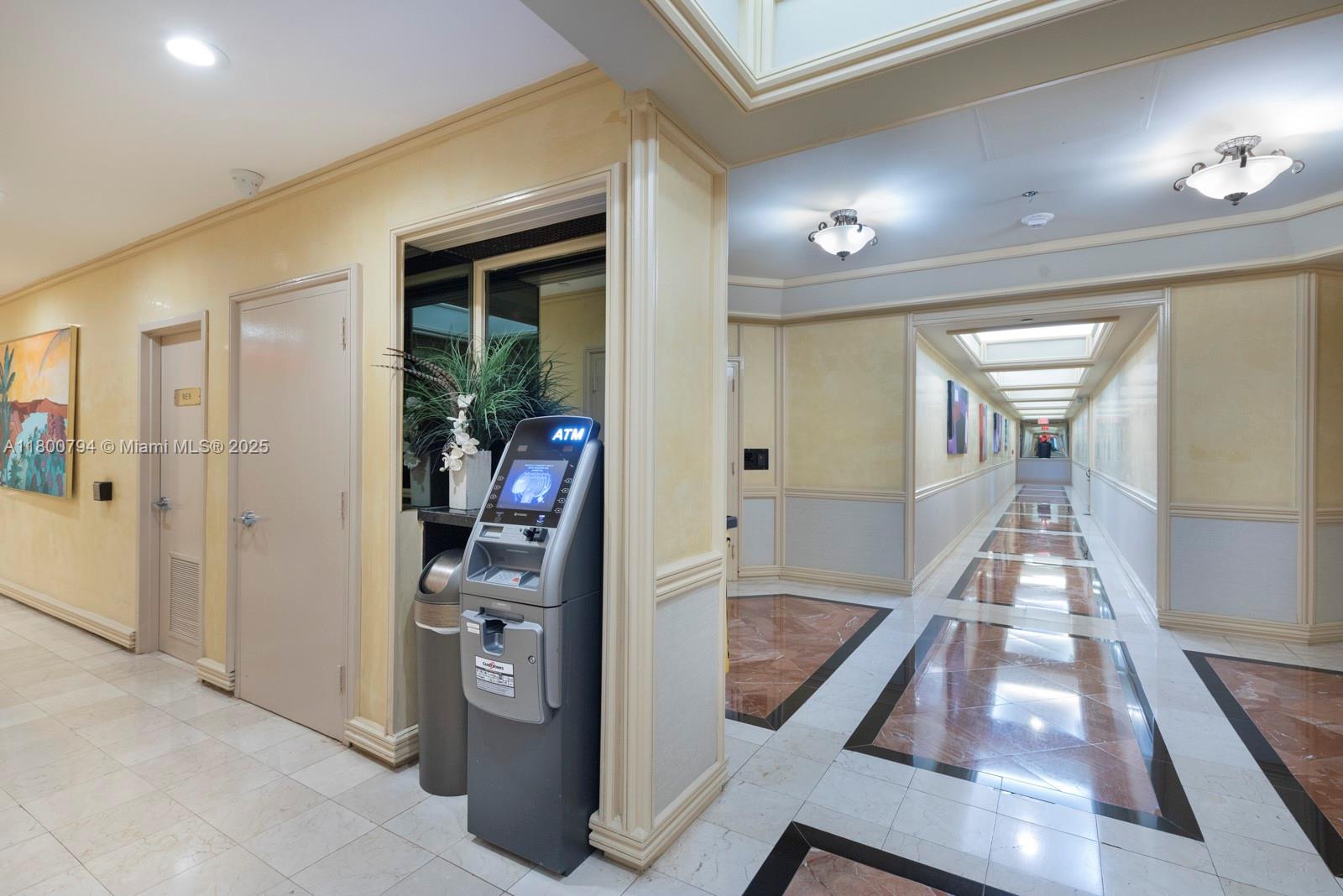 HAMPTONS WEST - Residential