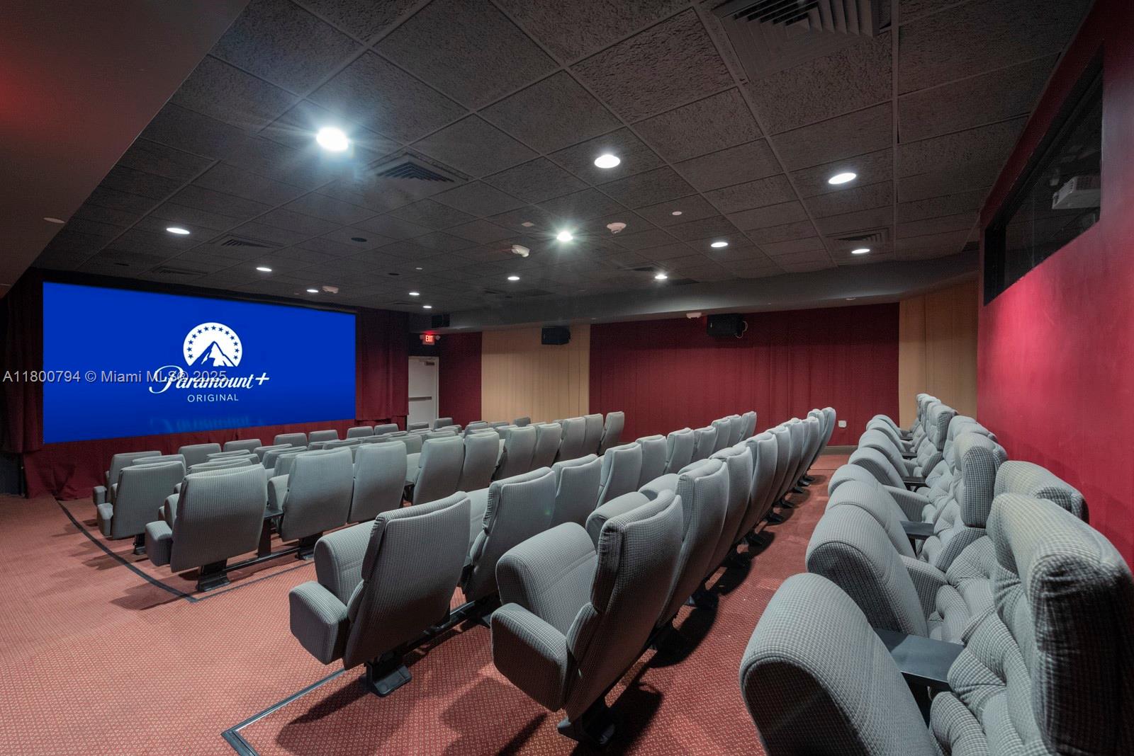 HAMPTONS WEST - Residential