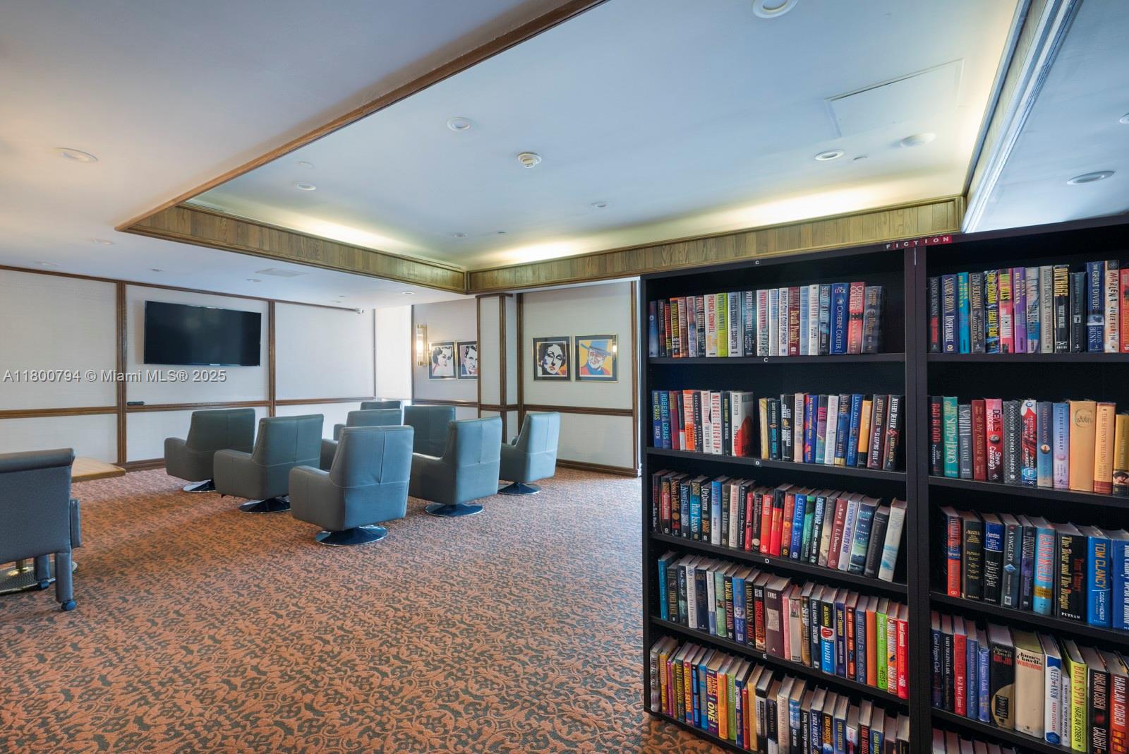 HAMPTONS WEST - Residential