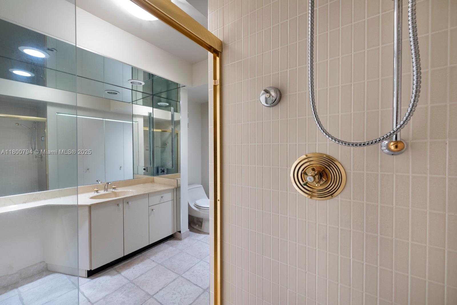 HAMPTONS WEST - Residential