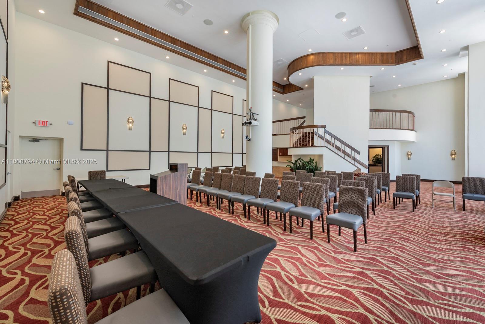 HAMPTONS WEST - Residential