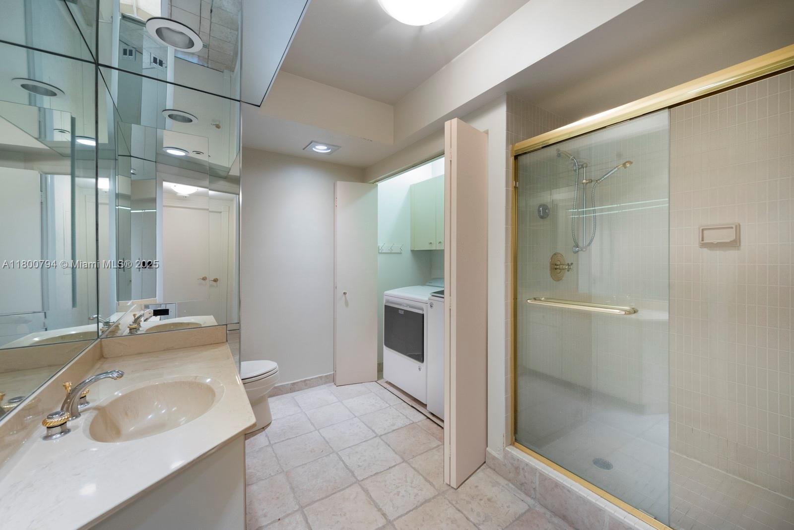 HAMPTONS WEST - Residential