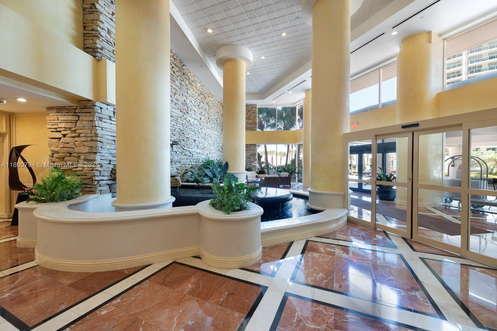 HAMPTONS WEST - Residential