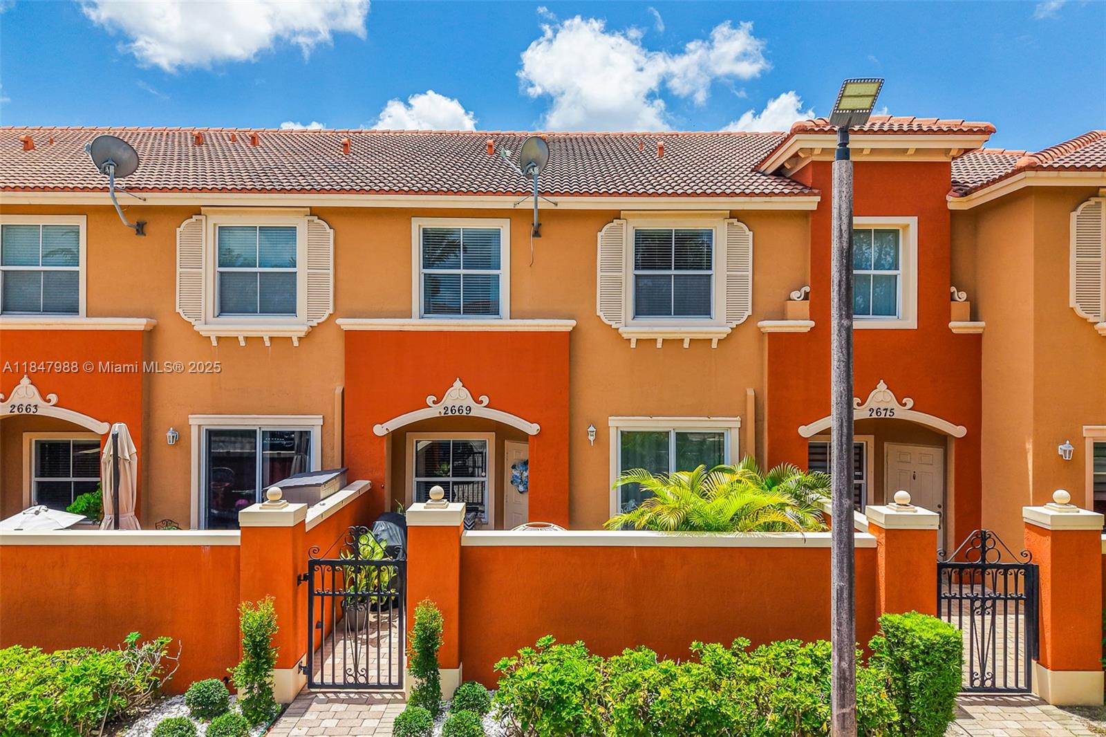 2669 SW 121st Ter 705, Miramar, FL, 33025/$370,000 1 2669 SW 121st Ter 705