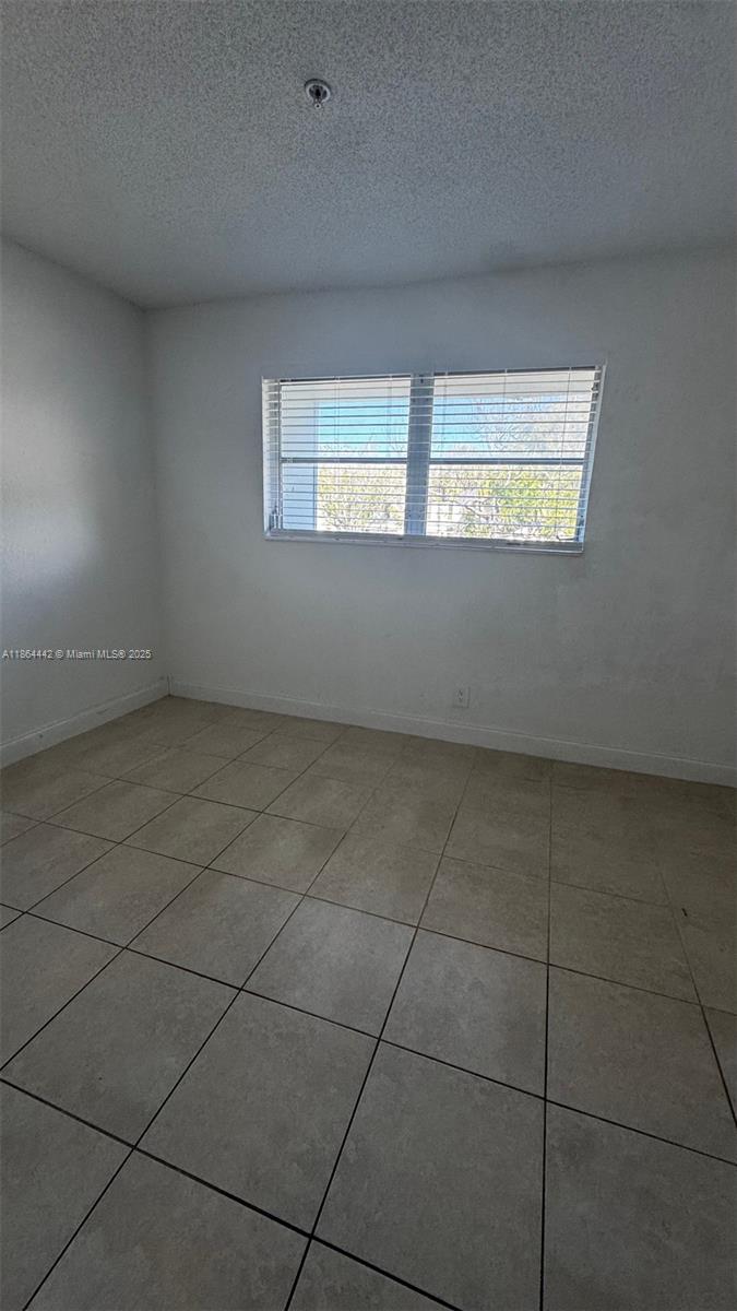 SUNDANCE AT PLANTATION CO - Residential Lease