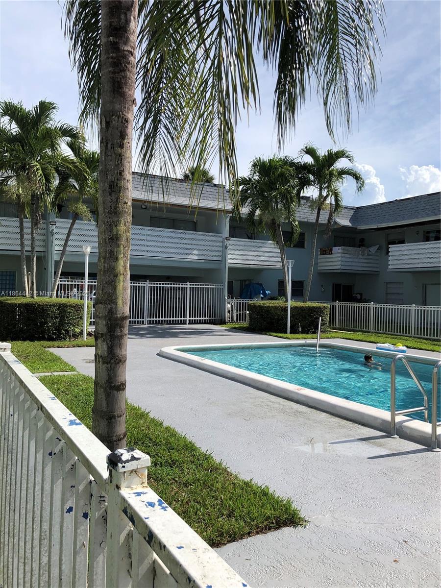 SUNDANCE AT PLANTATION CO - Residential Lease