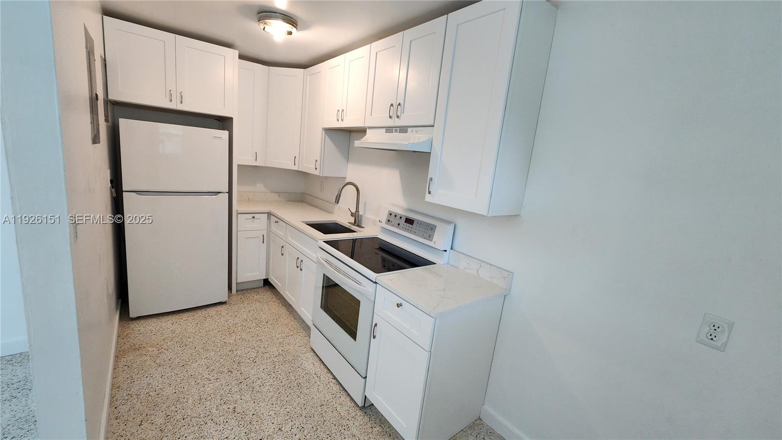 CANAL GROVES - Residential Lease