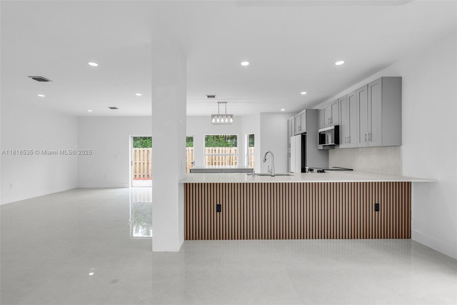 11244 NW 58th Ter