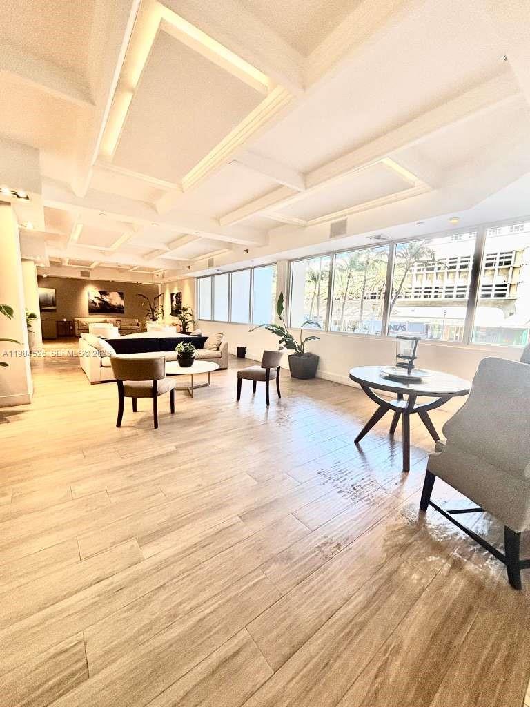 THE DECOPLAGE CONDO - Residential