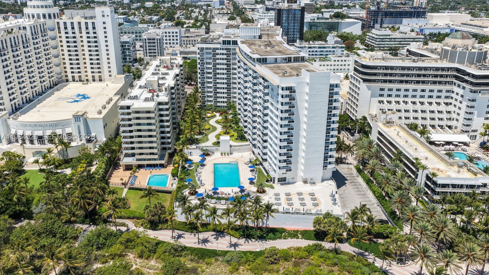 THE DECOPLAGE CONDO - Residential