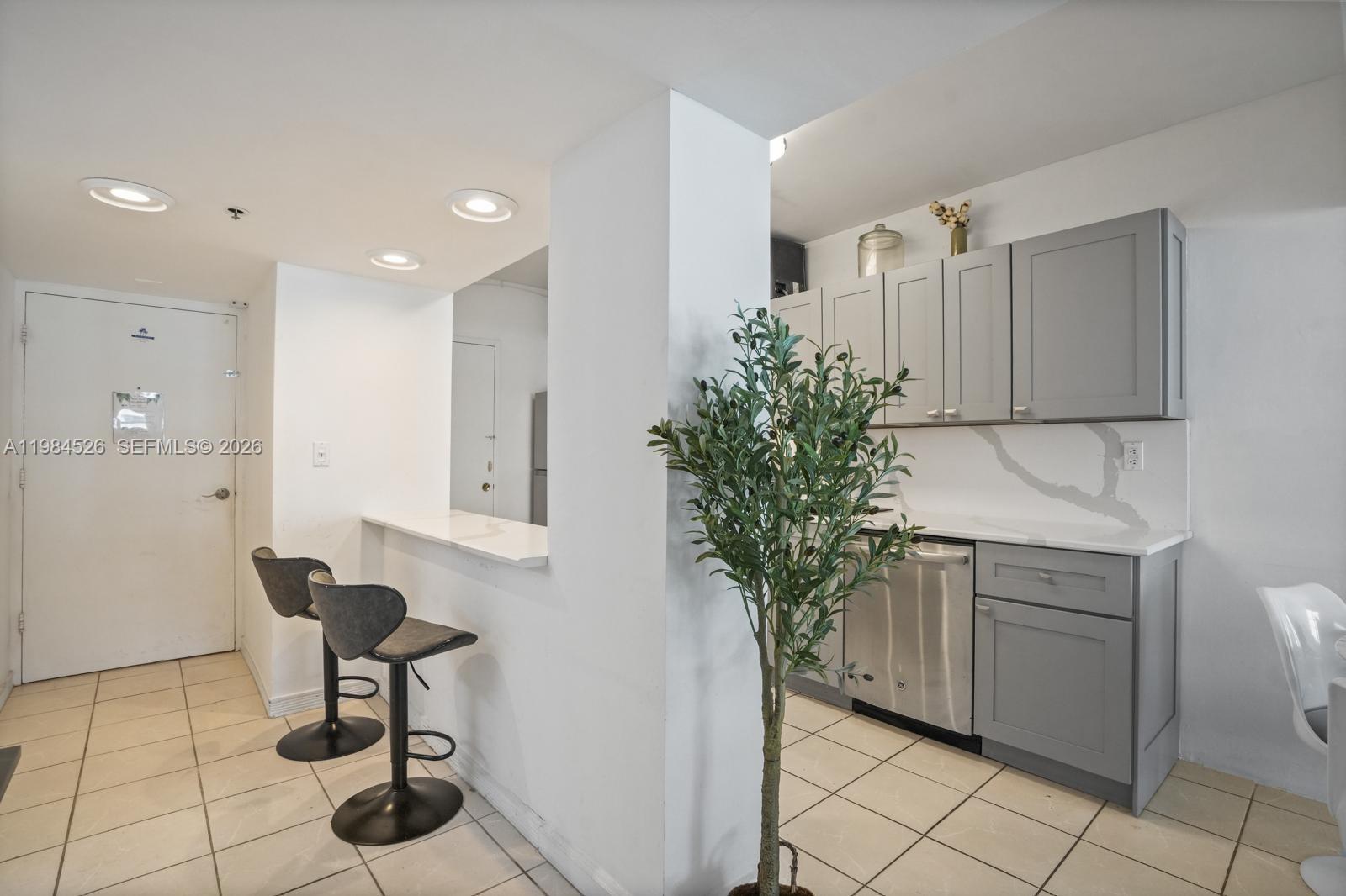 THE DECOPLAGE CONDO - Residential