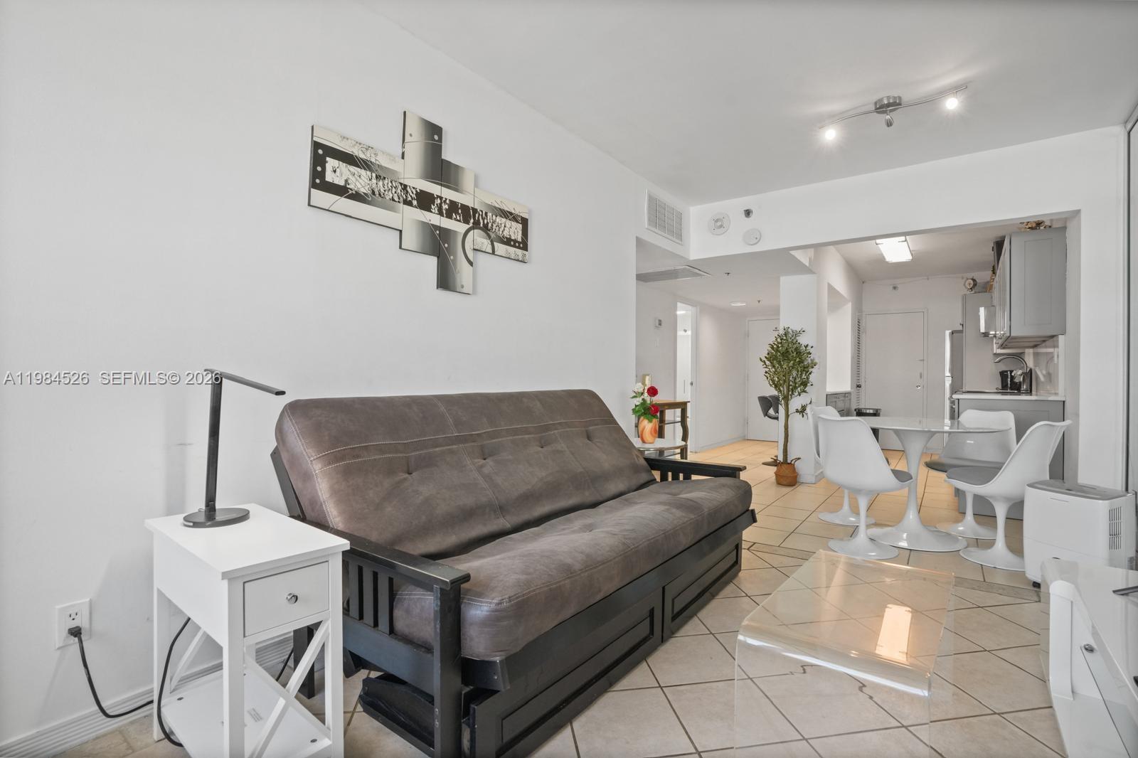 THE DECOPLAGE CONDO - Residential