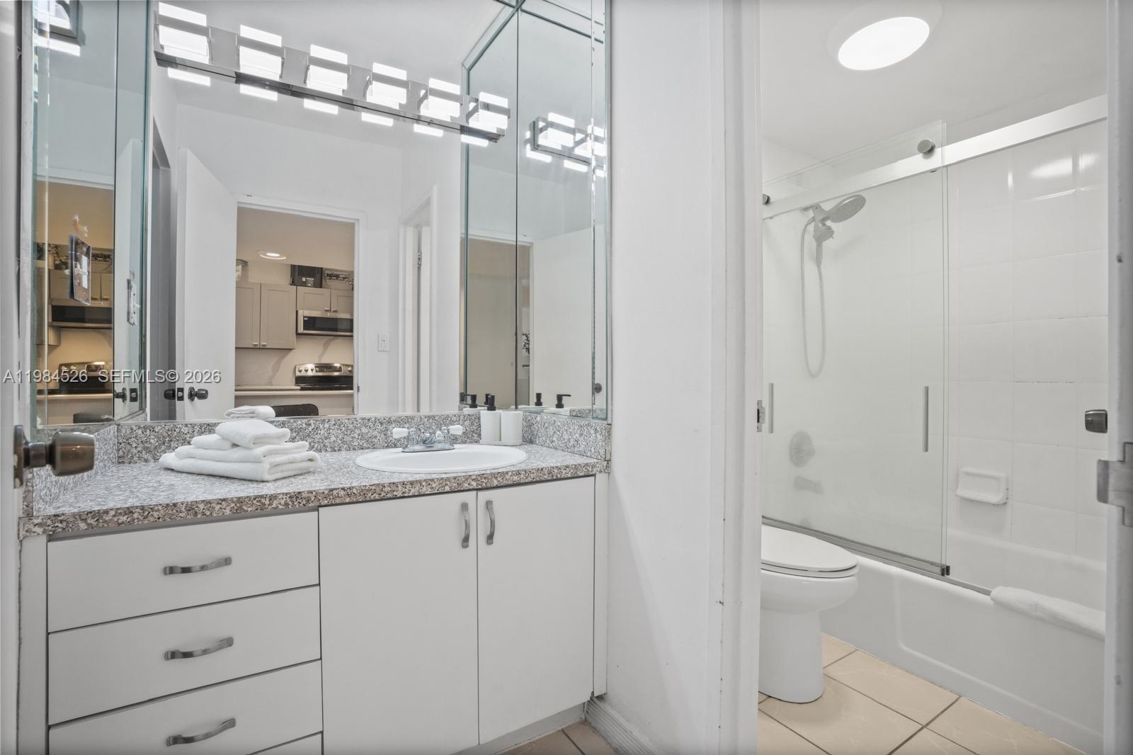 THE DECOPLAGE CONDO - Residential