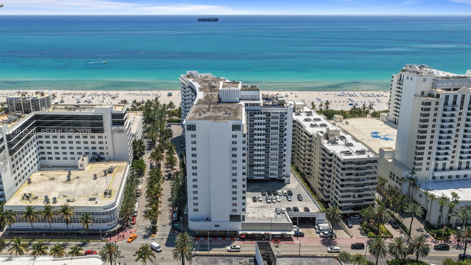 THE DECOPLAGE CONDO - Residential