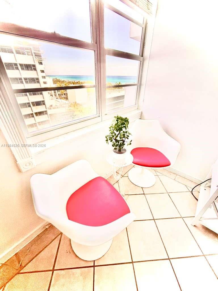 THE DECOPLAGE CONDO - Residential