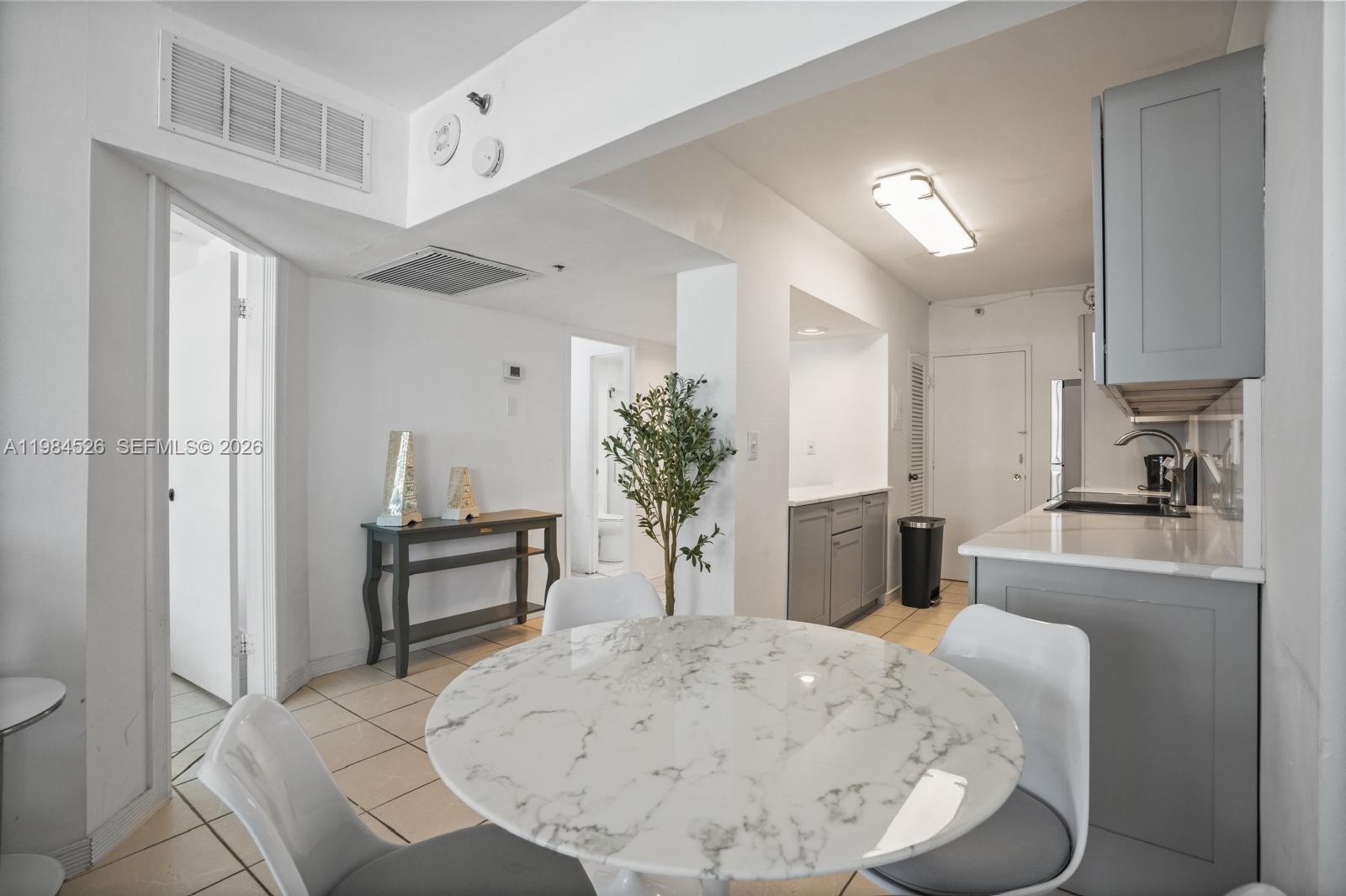 THE DECOPLAGE CONDO - Residential