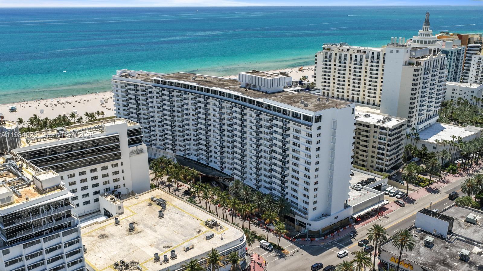 THE DECOPLAGE CONDO - Residential