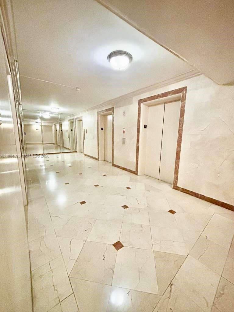 THE DECOPLAGE CONDO - Residential