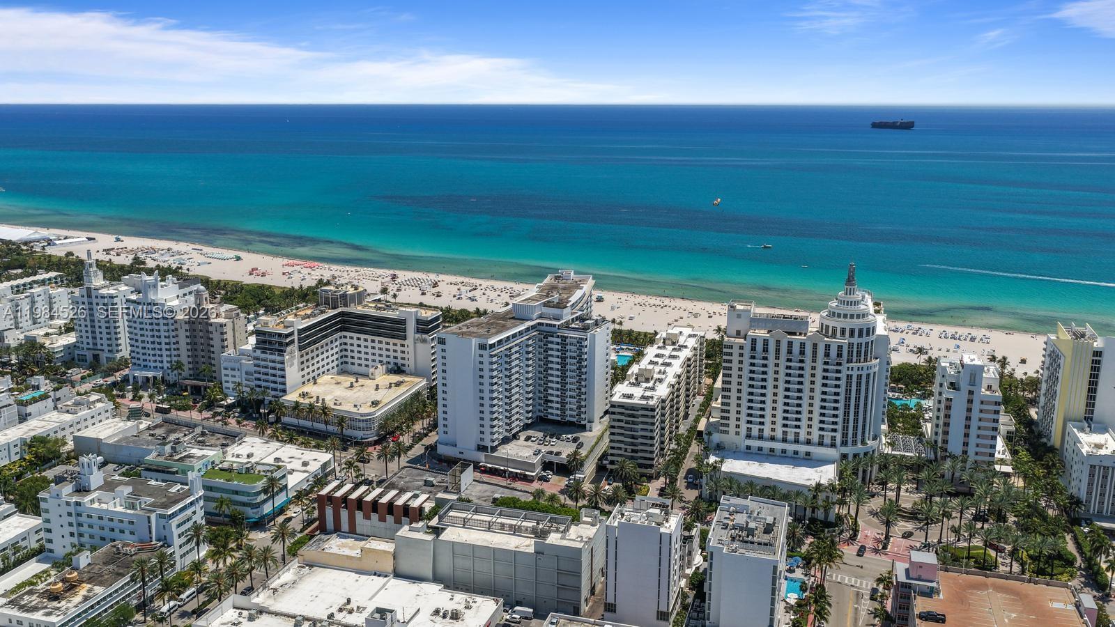 THE DECOPLAGE CONDO - Residential