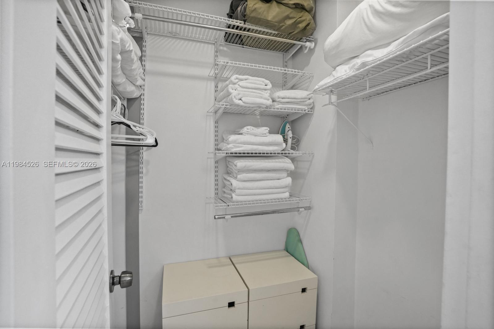 THE DECOPLAGE CONDO - Residential