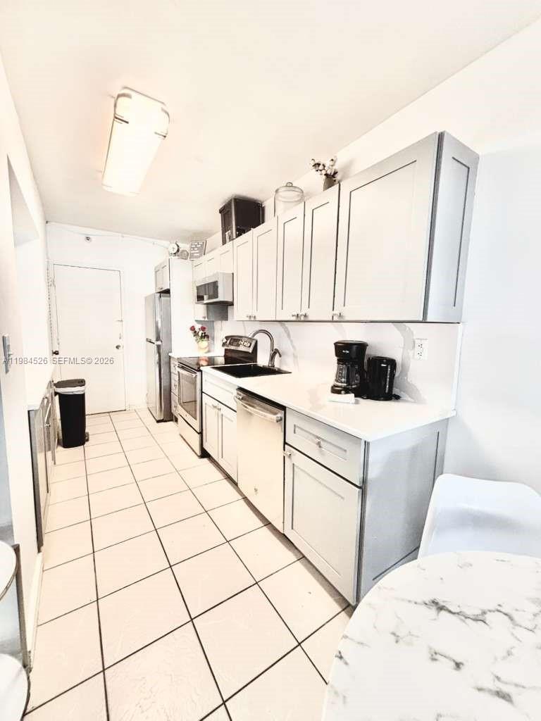 THE DECOPLAGE CONDO - Residential