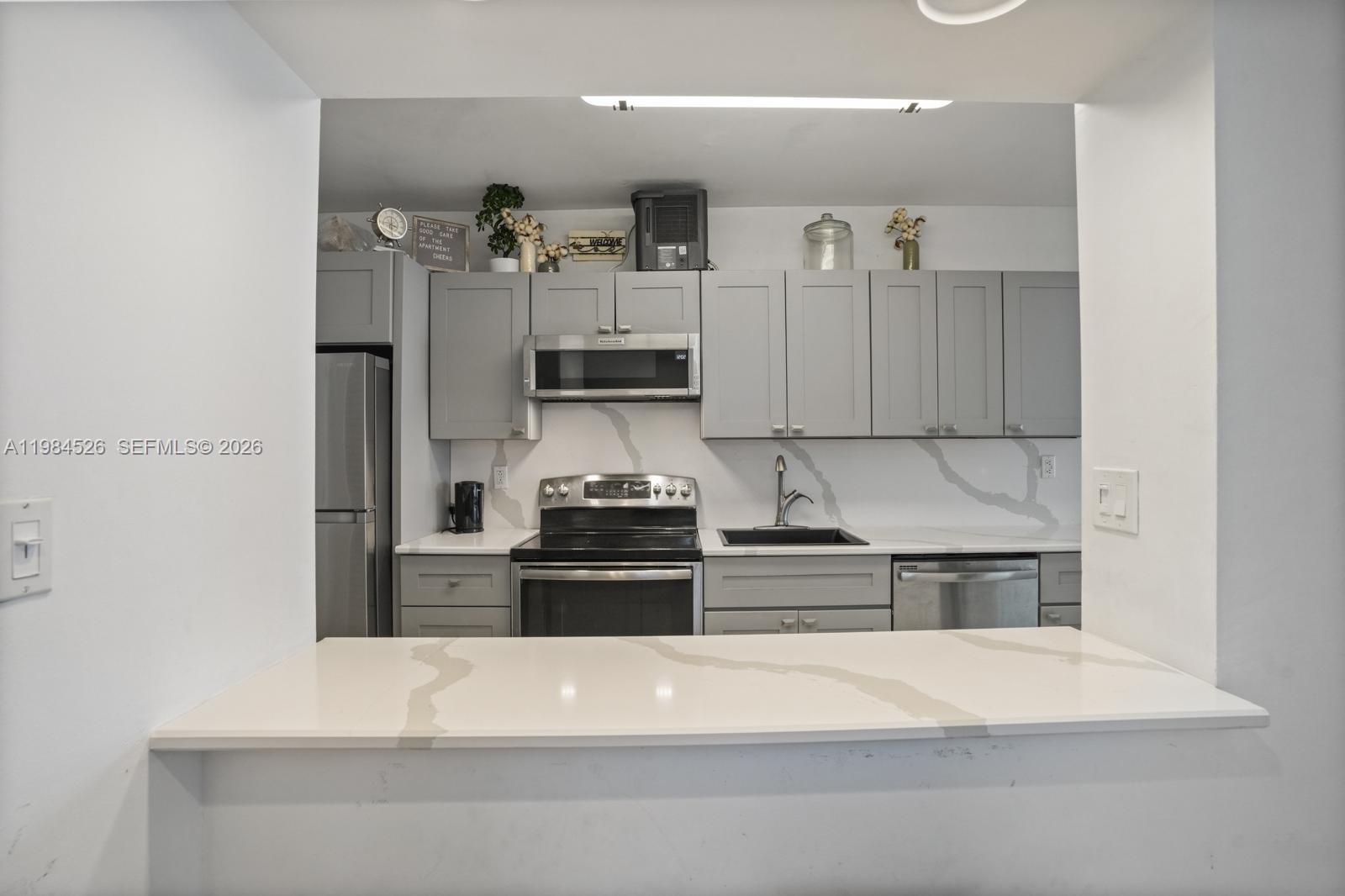 THE DECOPLAGE CONDO - Residential
