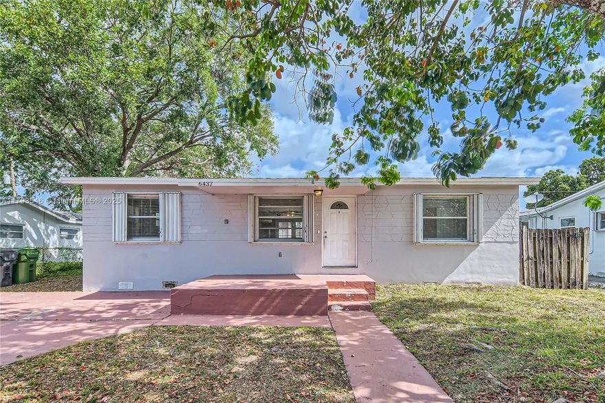 Spacious 4/2 ranch style home featuring a flex room perfect for an office or flex space. The layout offers comfortable living with plenty of natural light. Enjoy a well-kept backyard ideal for relaxing or entertaining. A great blend of functionality and outdoor charm.
