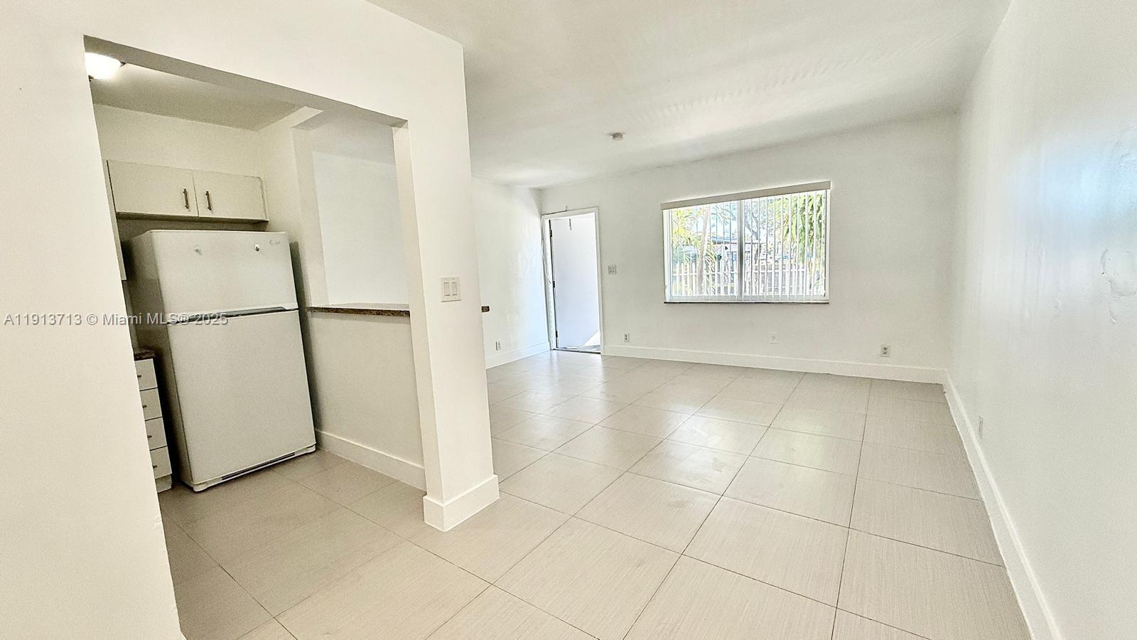 NORTH HOLLYWOOD - Residential Lease