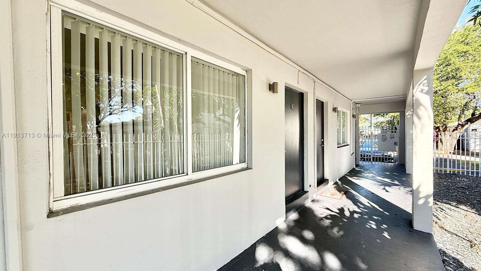 NORTH HOLLYWOOD - Residential Lease