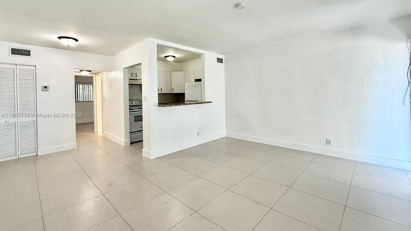 NORTH HOLLYWOOD - Residential Lease