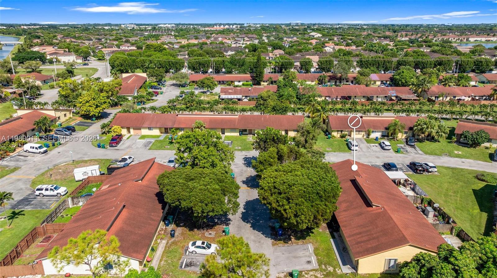 WATERSIDE TOWNHOMES SEC 3 - Residential