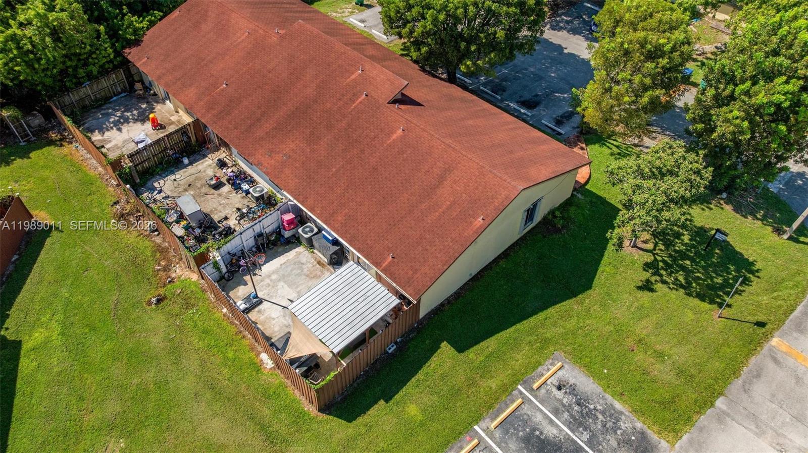 WATERSIDE TOWNHOMES SEC 3 - Residential