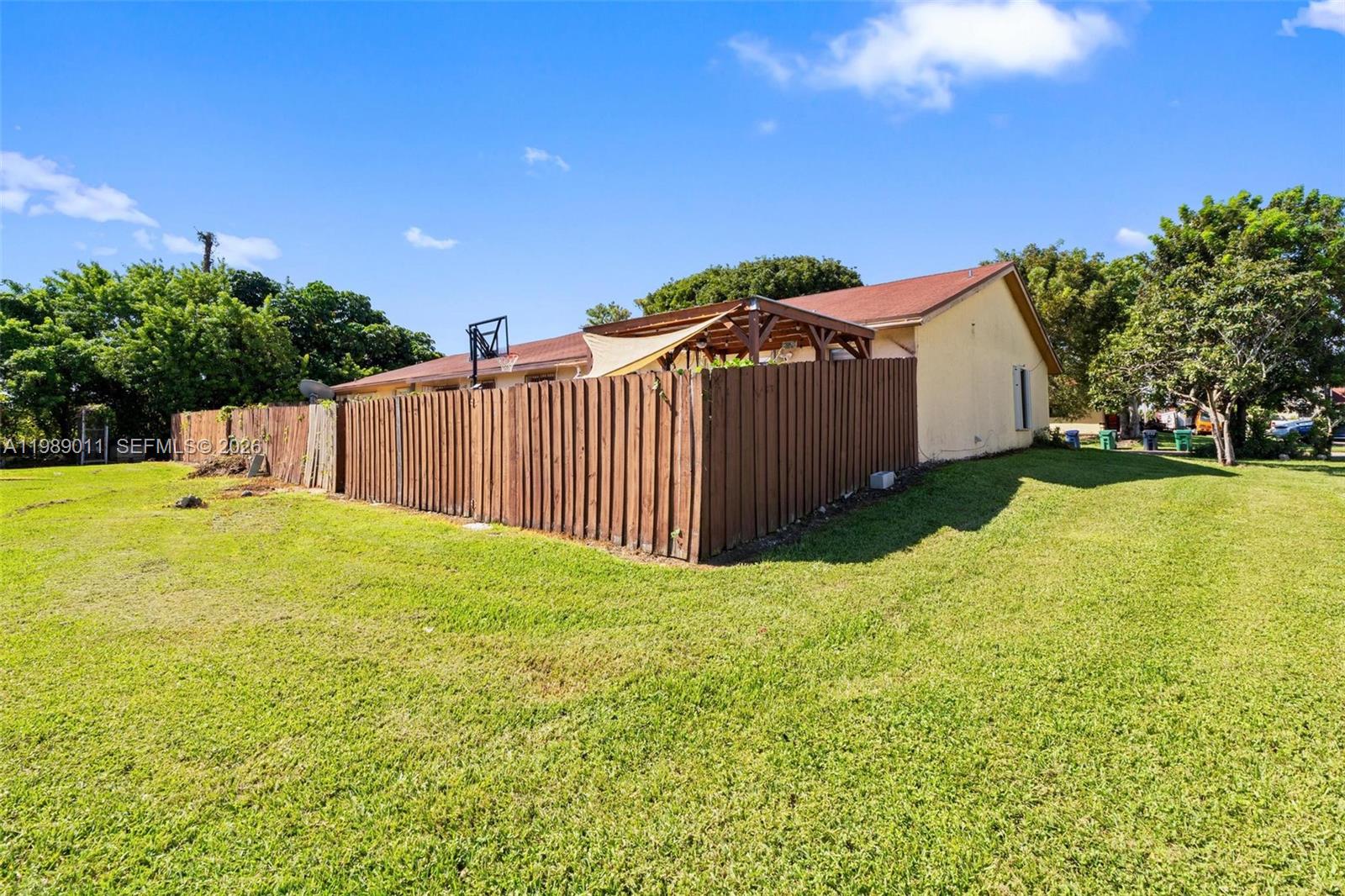 WATERSIDE TOWNHOMES SEC 3 - Residential