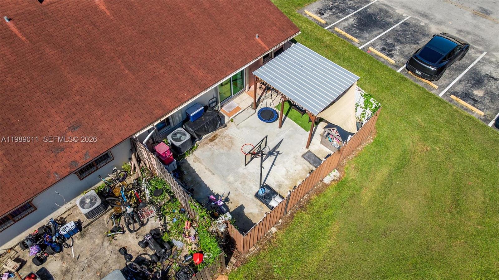 WATERSIDE TOWNHOMES SEC 3 - Residential