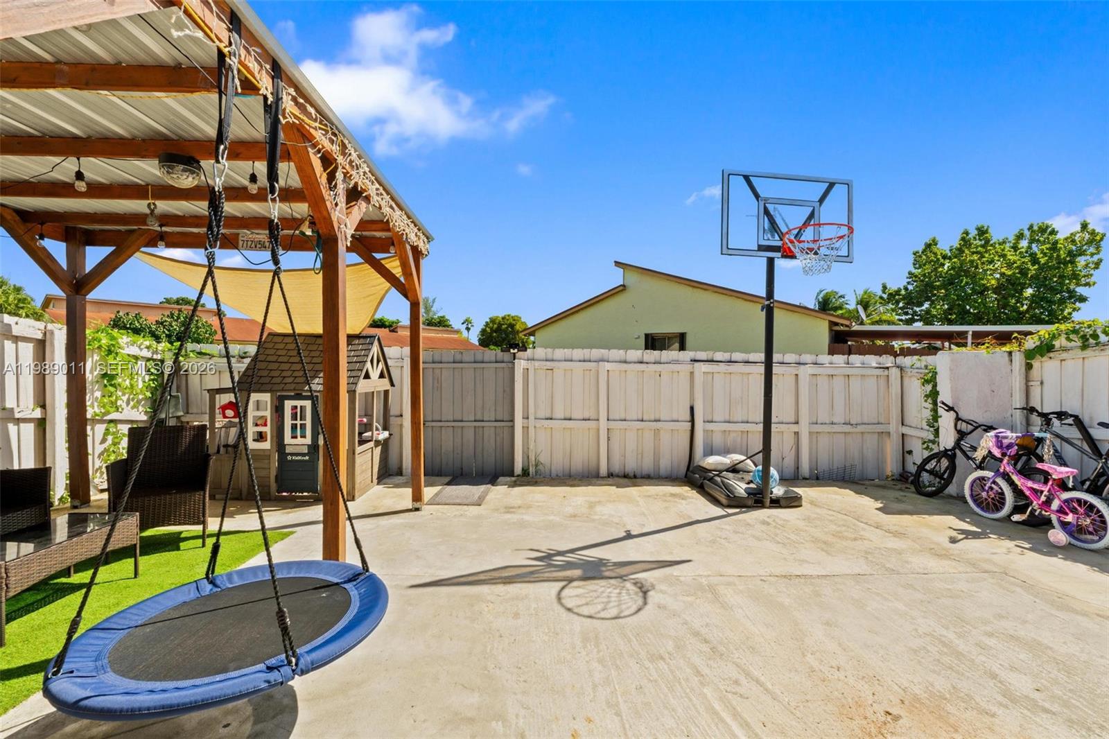 WATERSIDE TOWNHOMES SEC 3 - Residential