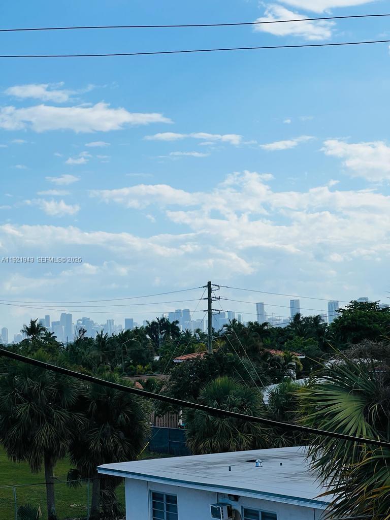 NO BAY WHITE HOUSE NO 3 C - Residential Lease