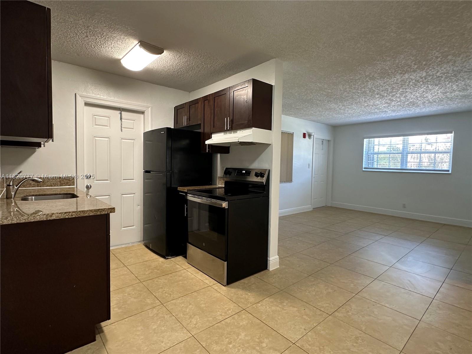 Rental Property at 2900 Ne 17th Ave 107, Pompano Beach, Broward County, Florida - Bedrooms: 2 
Bathrooms: 1  - $1,995 MO.